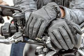 Les gants moto: comment bien les choisir ?